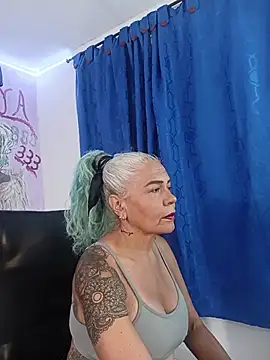 freyadevil333 online show from June 19, 2026, 9:02 am
