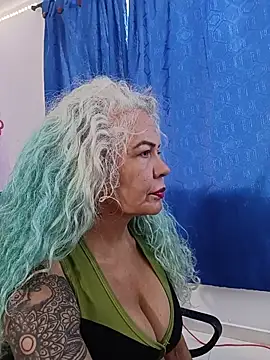 freyadevil333 online show from June 25, 2026, 3:05 pm