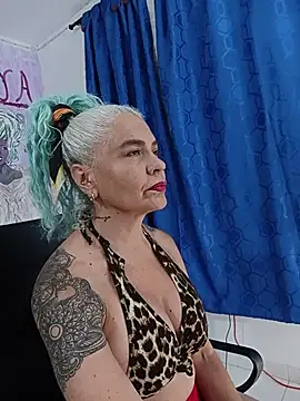 freyadevil333 online show from July 22, 2026, 3:53 am