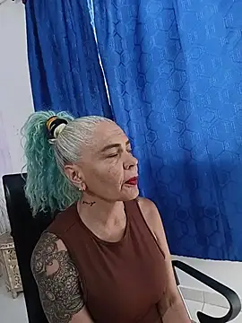 freyadevil333 online show from July 28, 2026, 4:39 pm
