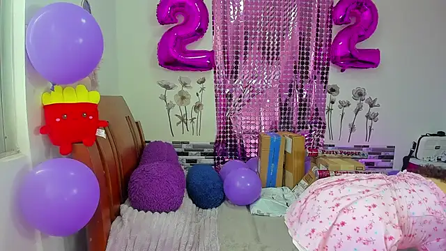 Snapshot of Angela_hank2 chatting on June 17, 2026, 1:12 pm Angela hank2 online show from June 17, 2026, 1:12 pm