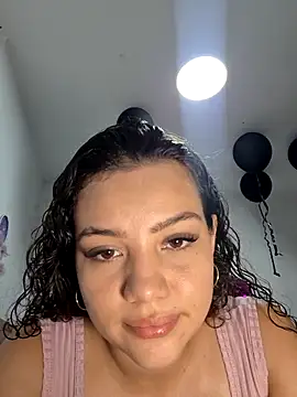 Snapshot of Angela_hank2 chatting on July 3, 2026, 10:27 pm Angela hank2 online show from July 3, 2026, 10:27 pm