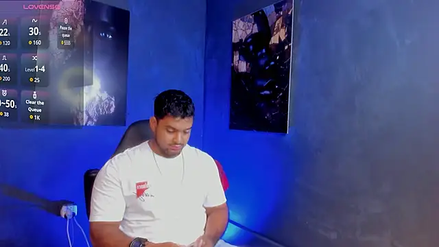 Big furry bear13 online show from September 24, 2025, 5:55 am