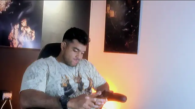 Big furry bear13 online show from October 22, 2025, 3:40 am