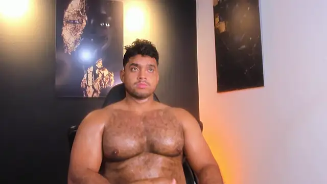 Big furry bear13 online show from November 16, 2025, 5:35 am