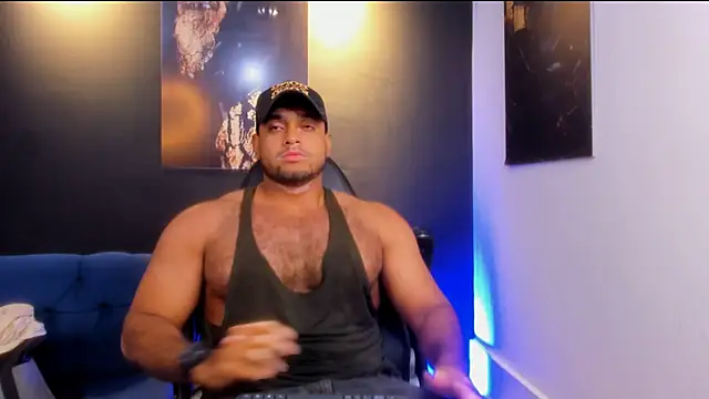 Big furry bear13 online show from November 23, 2025, 1:00 pm