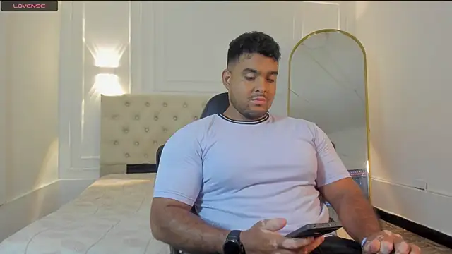 Big furry bear13 online show from March 21, 2026, 12:32 pm