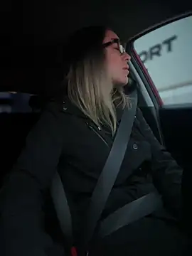 HotXMom online show from March 12, 2025, 4:30 am