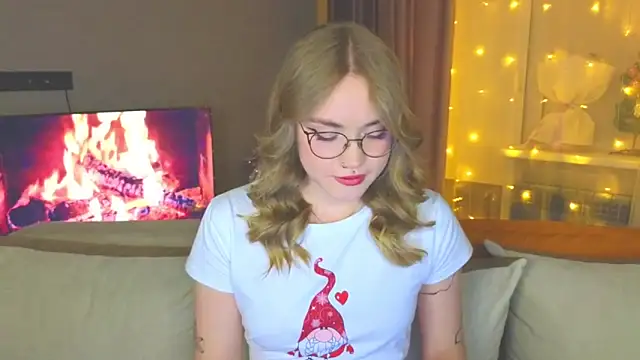 Aurora Golden1 online show from December 26, 2024, 4:36 pm