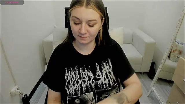 AlisaBacker online show from January 24, 2025, 3:24 pm