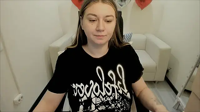 AlisaBacker online show from February 12, 2025, 4:44 pm