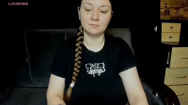 Snapshot of AlisaBacker chatting on June 3, 2026, 7:41 pm AlisaBacker online show from June 3, 2026, 7:41 pm