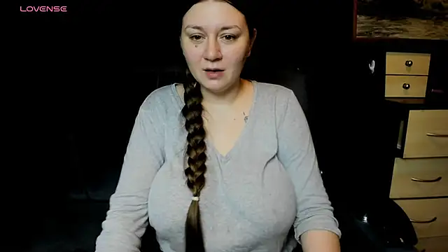 Snapshot of AlisaBacker chatting on June 18, 2026, 8:13 pm AlisaBacker online show from June 18, 2026, 8:13 pm
