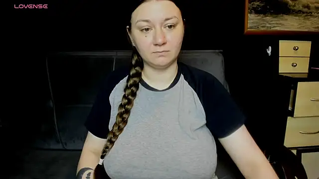 Snapshot of AlisaBacker chatting on June 20, 2026, 7:16 pm AlisaBacker online show from June 20, 2026, 7:16 pm