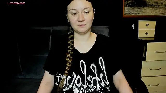 Snapshot of AlisaBacker chatting on June 26, 2026, 6:34 pm AlisaBacker online show from June 26, 2026, 6:34 pm