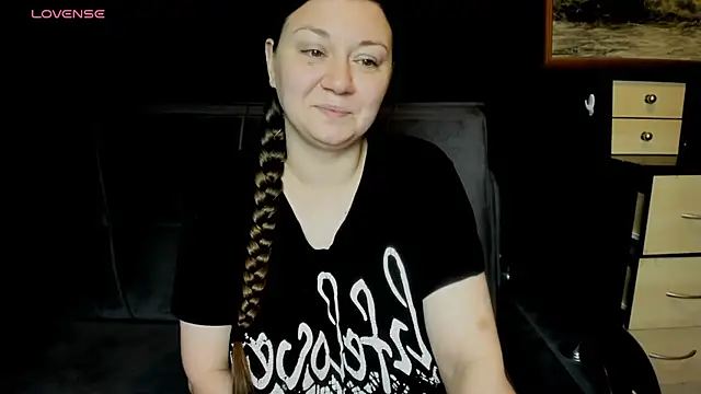 Snapshot of AlisaBacker chatting on July 18, 2026, 6:23 pm AlisaBacker online show from July 18, 2026, 6:23 pm