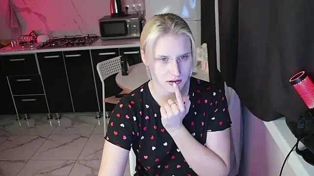 Snapshot of MertyXX chatting on February 13, 2026, 10:06 pm MertyXX online show from February 13, 2026, 10:06 pm