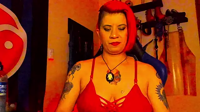 Snapshot of DominatrixBlue chatting on January 20, 2025, 5:06 pm DominatrixBlue online show from January 20, 2025, 5:06 pm