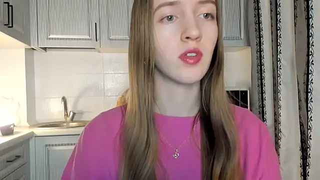 leslie my lovee online show from December 15, 2025, 7:18 pm