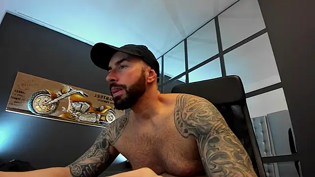 AronGrant online show from December 18, 2024, 9:04 am