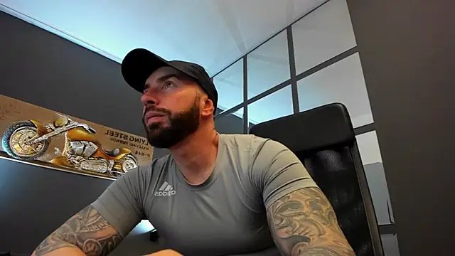 AronGrant online show from February 8, 2025, 8:52 am