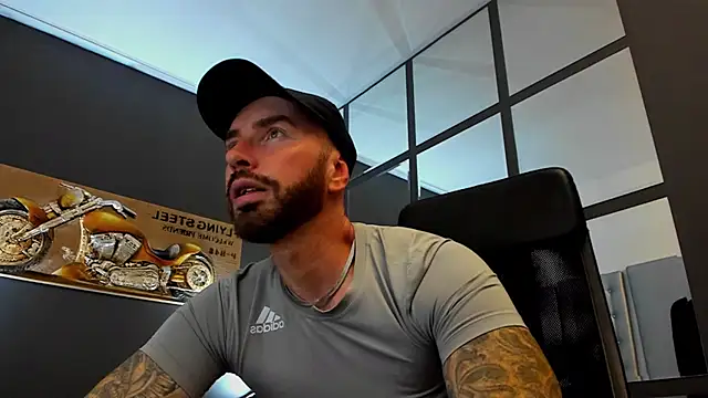 AronGrant online show from September 28, 2025, 9:03 am