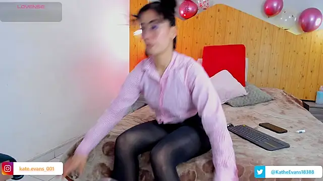 kate evans1 online show from September 17, 2025, 6:15 am