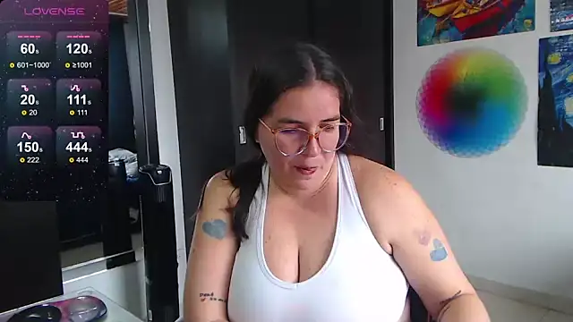 Snapshot of davianath chatting on February 26, 2025, 7:49 pm davianath online show from February 26, 2025, 7:49 pm