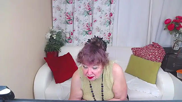 YourHotGranny online show from March 20, 2025, 11:05 am