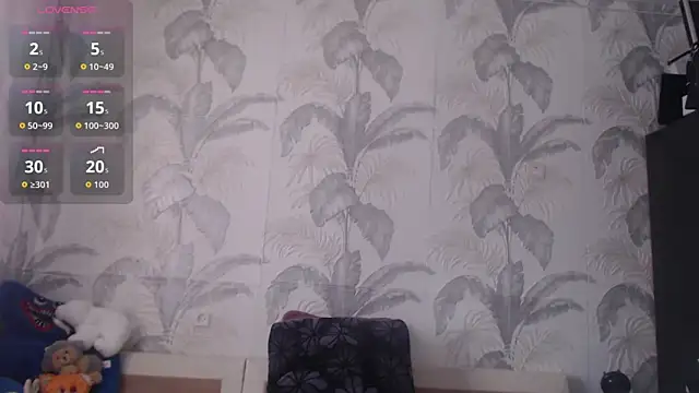 CamDiva113 online show from March 18, 2026, 8:28 am