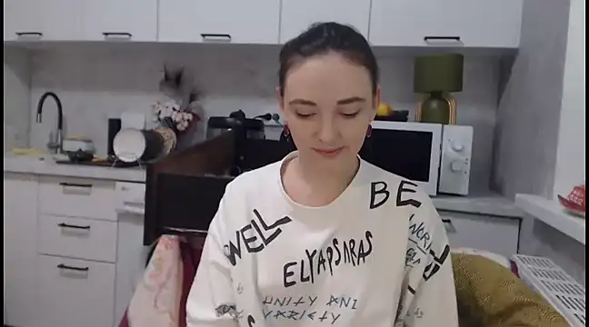 Snapshot of StacyMind chatting on December 6, 2024, 6:39 pm StacyMind online show from December 6, 2024, 6:39 pm