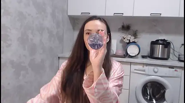 Snapshot of StacyMind chatting on December 24, 2024, 8:05 pm StacyMind online show from December 24, 2024, 8:05 pm