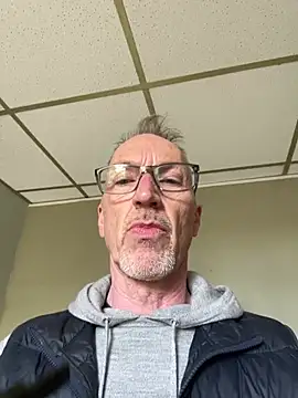 les-machinesxh online show from April 8, 2026, 2:06 pm