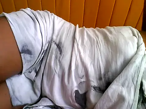 nastygirl- online show from April 15, 2026, 1:07 pm