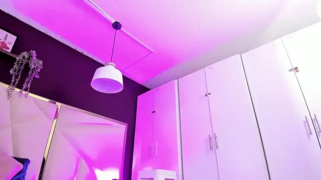 Snapshot of April_bowie chatting on February 12, 2026, 12:22 pm April bowie online show from February 12, 2026, 12:22 pm