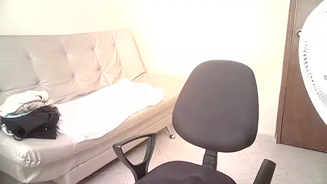 abril sexy04 online show from July 14, 2026, 1:50 pm