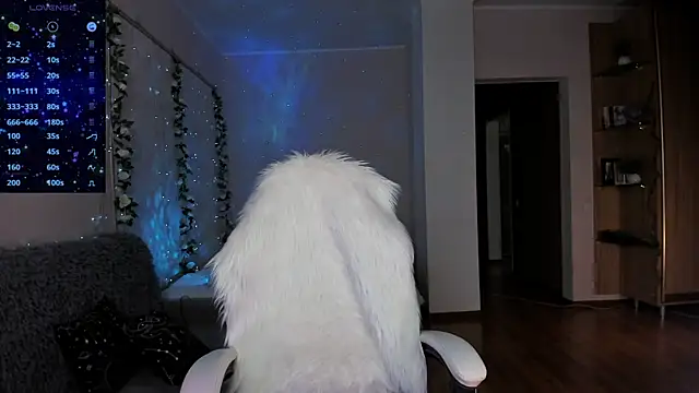 -danae- online show from December 13, 2024, 4:16 pm