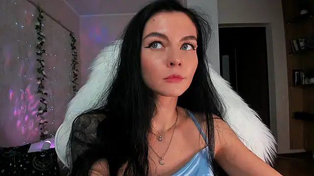 -danae- online show from January 17, 2025, 6:33 pm