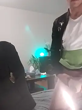 Kamien32 online show from December 22, 2025, 9:45 pm