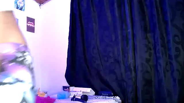 Snapshot of Yeimy_sweetf chatting on January 14, 2025, 1:58 am Yeimy sweetf online show from January 14, 2025, 1:58 am