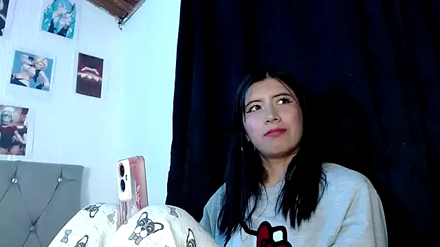 Snapshot of Yeimy_sweetf chatting on January 15, 2025, 1:56 am Yeimy sweetf online show from January 15, 2025, 1:56 am