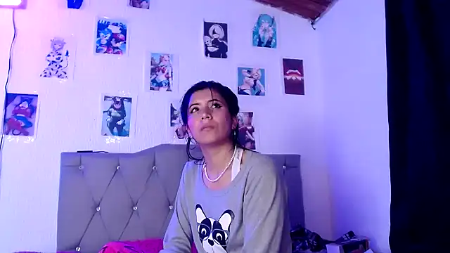 Snapshot of Yeimy_sweetf chatting on January 16, 2025, 3:23 am Yeimy sweetf online show from January 16, 2025, 3:23 am