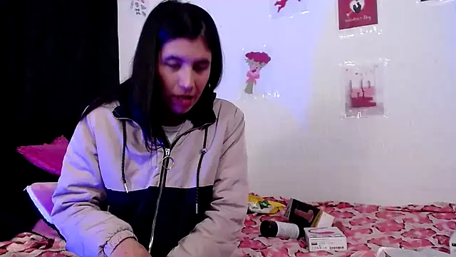 Snapshot of Yeimy_sweetf chatting on February 9, 2025, 1:00 am Yeimy sweetf online show from February 9, 2025, 1:00 am