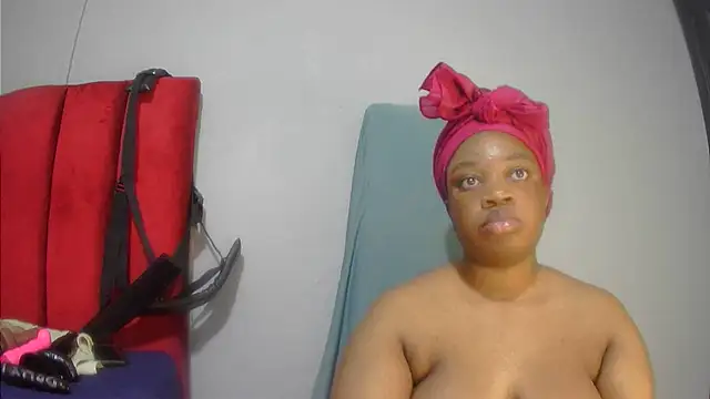 Snapshot of assqueenxx chatting on February 8, 2026, 4:05 am assqueenxx online show from February 8, 2026, 4:05 am