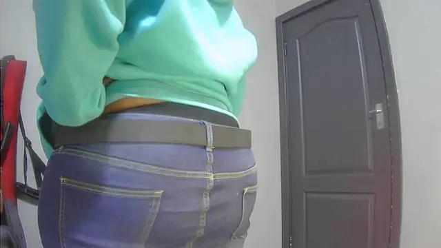 Snapshot of assqueenxx chatting on February 15, 2026, 7:16 am assqueenxx online show from February 15, 2026, 7:16 am