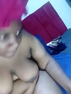 Snapshot of assqueenxx chatting on February 24, 2026, 7:50 am assqueenxx online show from February 24, 2026, 7:50 am