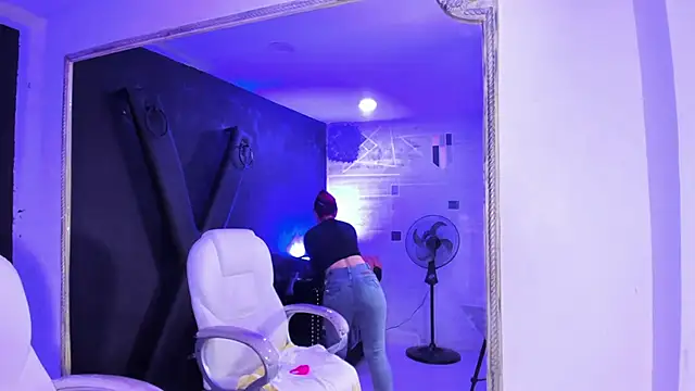 DarlingBDSM  online show from February 25, 2025, 1:06 pm