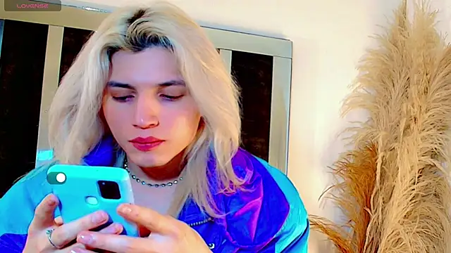 honey skin online show from April 14, 2026, 5:52 pm