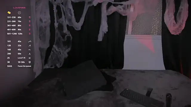 Snapshot of AramJoness chatting on October 6, 2025, 8:50 pm AramJoness online show from October 6, 2025, 8:50 pm