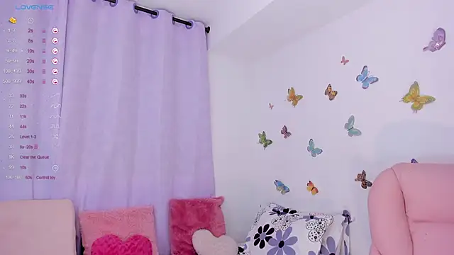 Snapshot of _Arianna08_ chatting on December 23, 2024, 8:11 am Arianna08 online show from December 23, 2024, 8:11 am